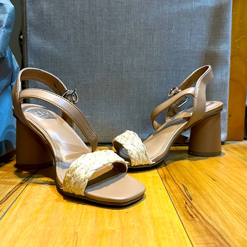 EUC, worn once. DV by Dolce vita frolic heel. Size 6. Fits true to size